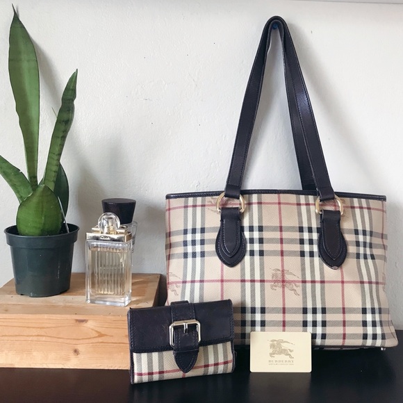 Burberry Handbags - 1 hr sale Authentic Burberry Regent Halmarket bag